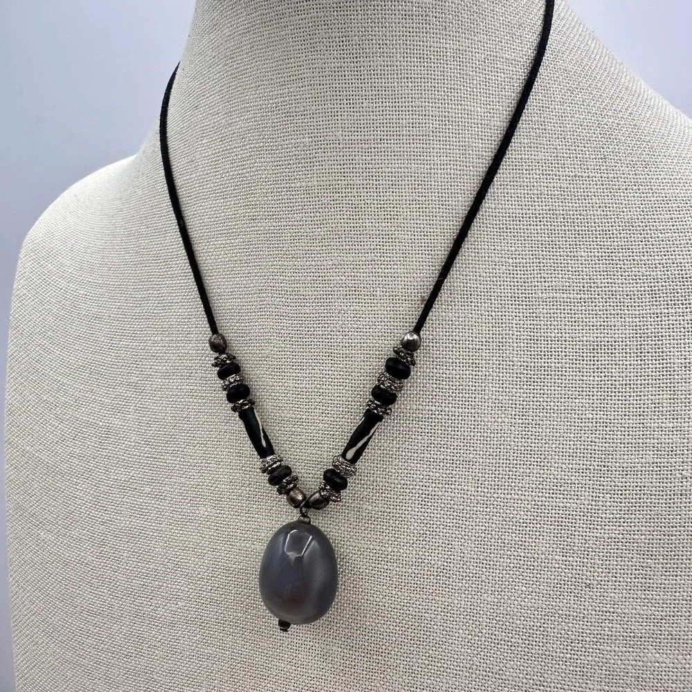 Vintage 90s Grey Agate Beaded Pendant Necklace Black Cord‎ Statement Jewelry Y2K